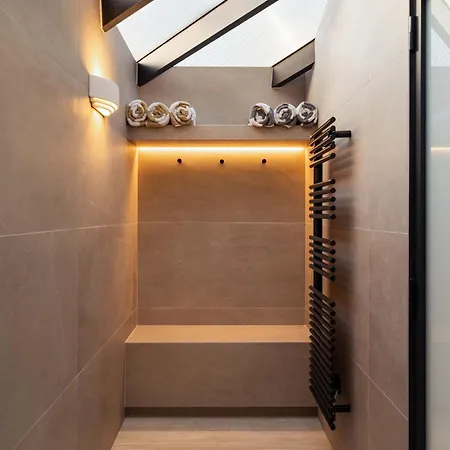 Villa Domaine De L'ormeau - Luxury Estate With Indoor Pool And In Falaise, Normandy - Steps From William The Conqueror's Castle *