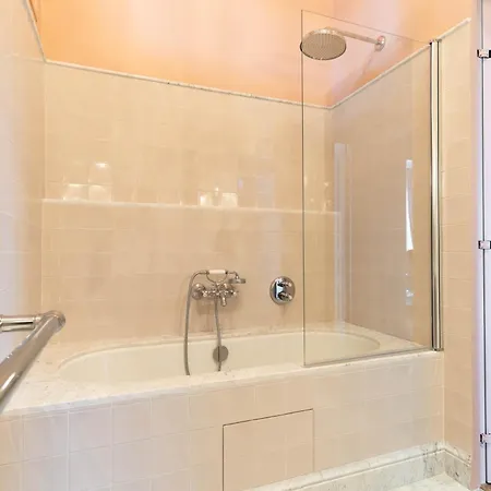 Villa Domaine De L'ormeau - Luxury Estate With Indoor Pool And In Falaise, Normandy - Steps From William The Conqueror's Castle *