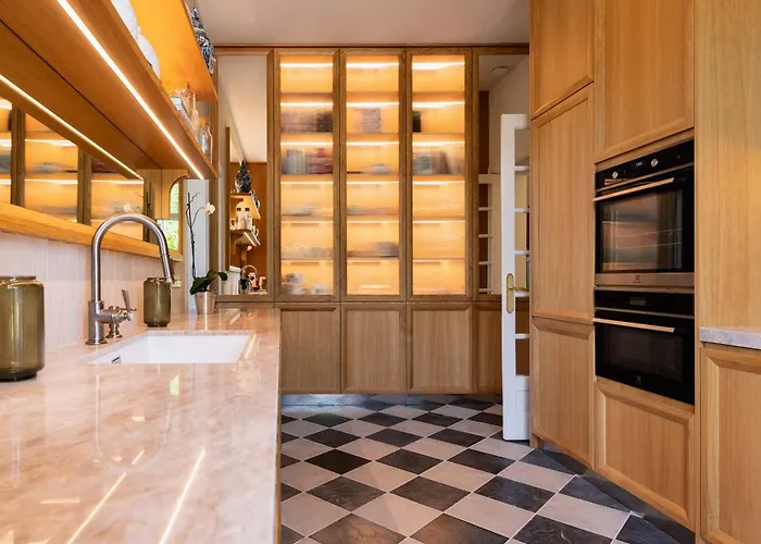 Domaine De L'ormeau - Luxury Estate With Indoor Pool And In Falaise, Normandy - Steps From William The Conqueror's Castle