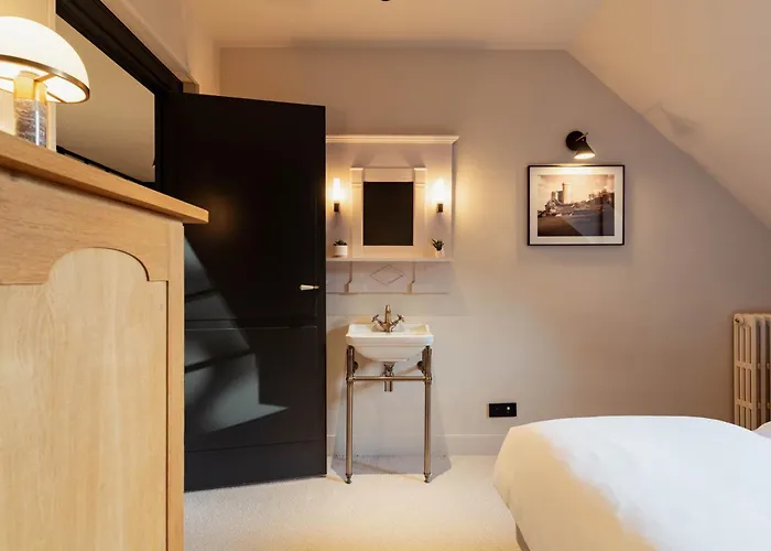 Villa Domaine De L'ormeau - Luxury Estate With Indoor Pool And In Falaise, Normandy - Steps From William The Conqueror's Castle