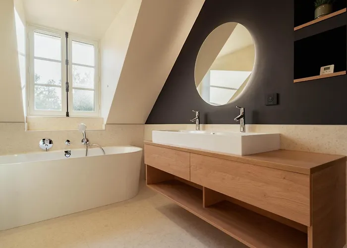 Villa Domaine De L'ormeau - Luxury Estate With Indoor Pool And In Falaise, Normandy - Steps From William The Conqueror's Castle *